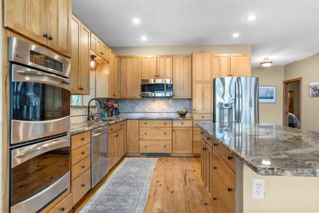 115 Larsen Ln, Scroggins, TX 75480