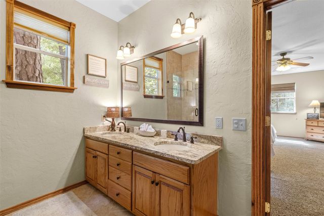 115 Larsen Ln, Scroggins, TX 75480