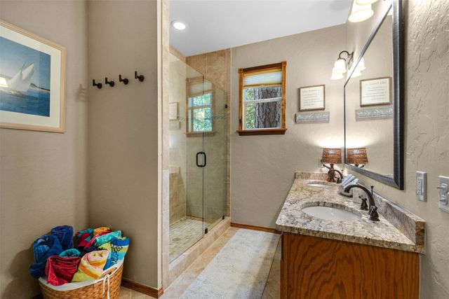 115 Larsen Ln, Scroggins, TX 75480