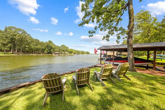 115 Larsen Ln, Scroggins, TX 75480