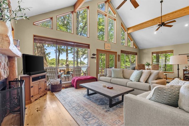 115 Larsen Ln, Scroggins, TX 75480