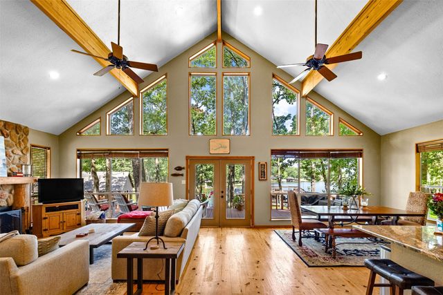 115 Larsen Ln, Scroggins, TX 75480