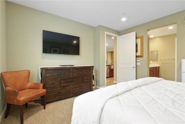 10902 Flora Park Way, Cypress, CA 90720