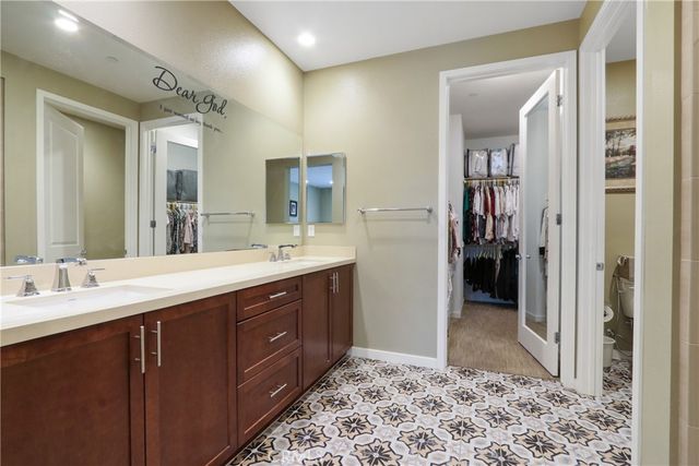 10902 Flora Park Way, Cypress, CA 90720
