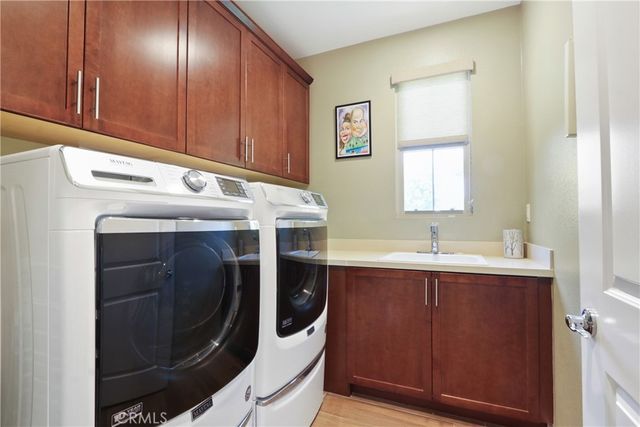 10902 Flora Park Way, Cypress, CA 90720