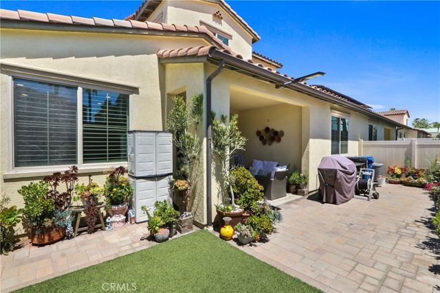 10902 Flora Park Way, Cypress, CA 90720