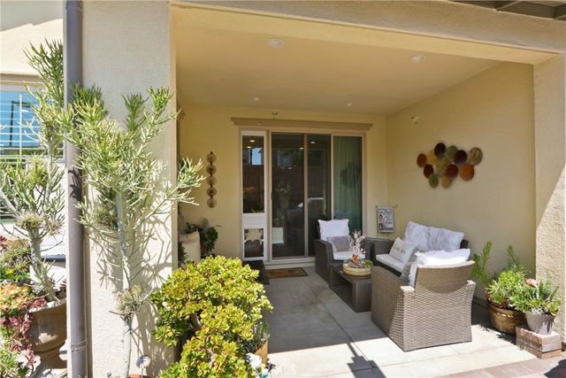 10902 Flora Park Way, Cypress, CA 90720
