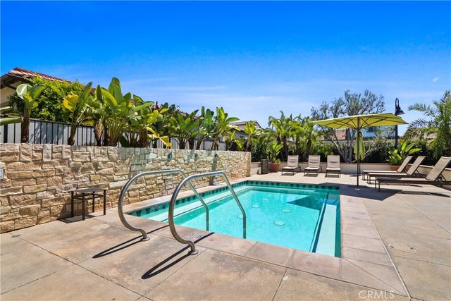 10902 Flora Park Way, Cypress, CA 90720