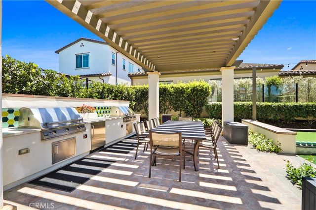 10902 Flora Park Way, Cypress, CA 90720