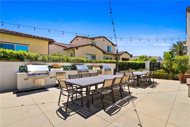 10902 Flora Park Way, Cypress, CA 90720
