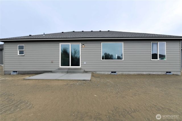 308 N Sandy Loop, Moses Lake, WA 98837