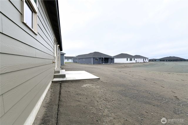308 N Sandy Loop, Moses Lake, WA 98837