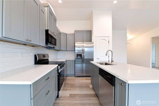 308 N Sandy Loop, Moses Lake, WA 98837