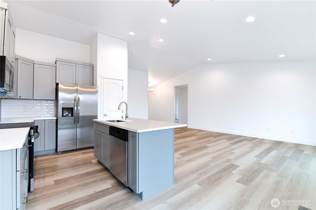 308 N Sandy Loop, Moses Lake, WA 98837