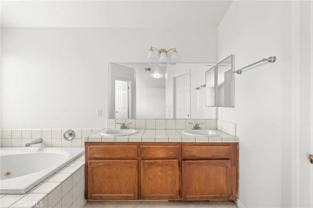 6200 Trinidad Court, Bakersfield, CA 93313