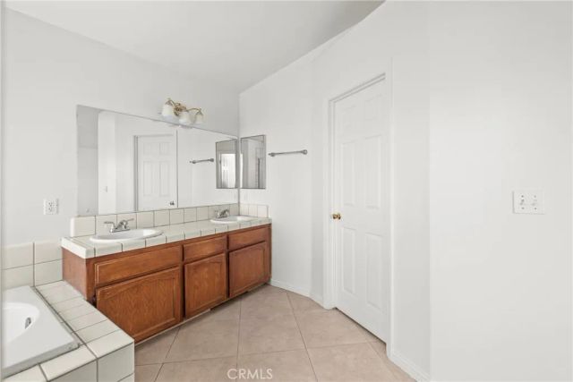 6200 Trinidad Court, Bakersfield, CA 93313