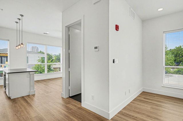 2217 N Fitzhugh Avenue 207, Dallas, TX 75204