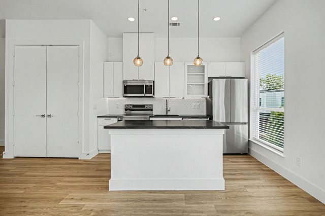 2217 N Fitzhugh Avenue 207, Dallas, TX 75204