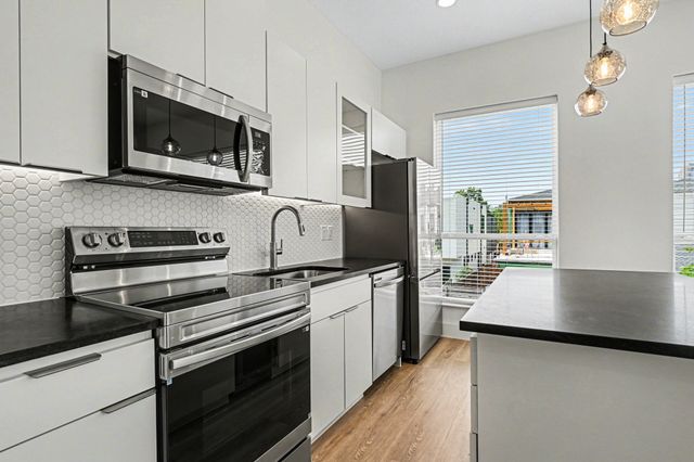 2217 N Fitzhugh Avenue 207, Dallas, TX 75204