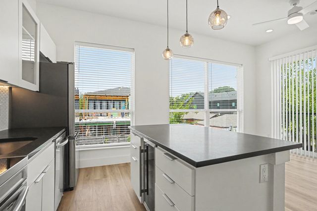 2217 N Fitzhugh Avenue 207, Dallas, TX 75204