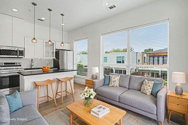 2217 N Fitzhugh Avenue 207, Dallas, TX 75204