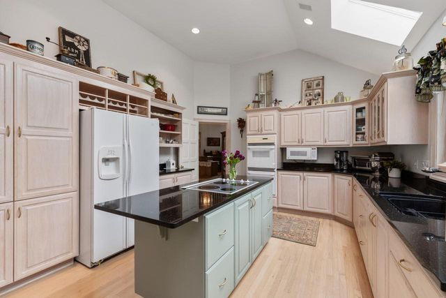 12434 N Golf DRIVE, Mequon, WI 53092