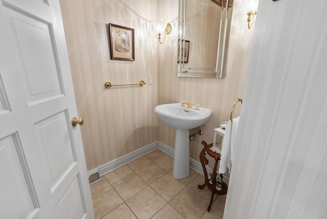 12434 N Golf DRIVE, Mequon, WI 53092