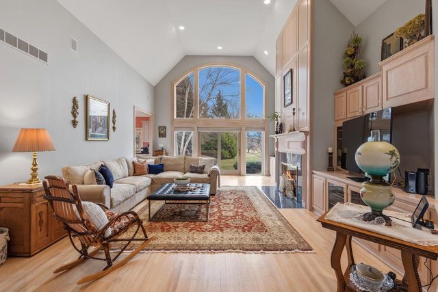 12434 N Golf DRIVE, Mequon, WI 53092