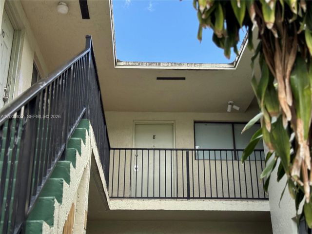 10765 SW 4th St 8, Sweetwater, FL 33174