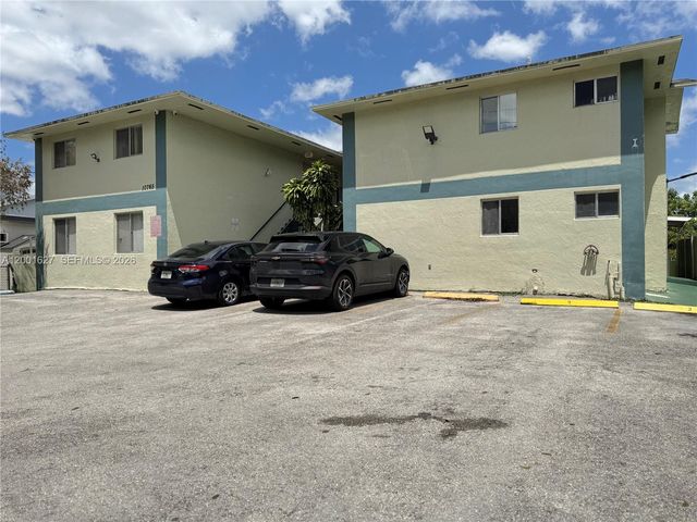 10765 SW 4th St 8, Sweetwater, FL 33174