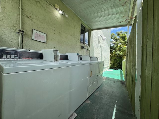 10765 SW 4th St 8, Sweetwater, FL 33174