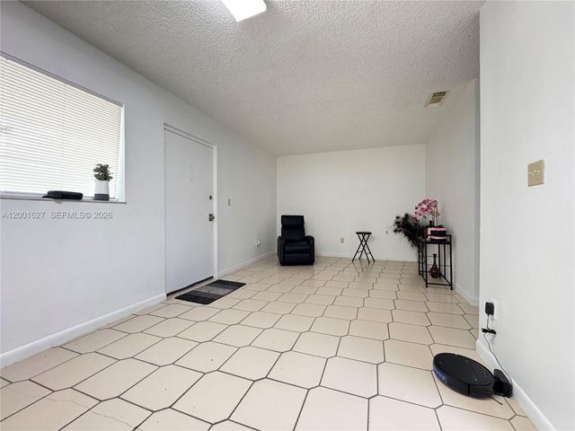 10765 SW 4th St 8, Sweetwater, FL 33174