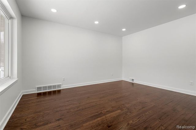 8932 Wormer, Redford, MI 48239