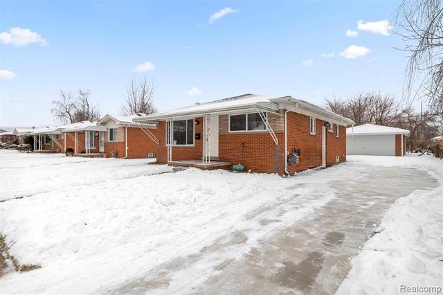 8932 Wormer, Redford, MI 48239