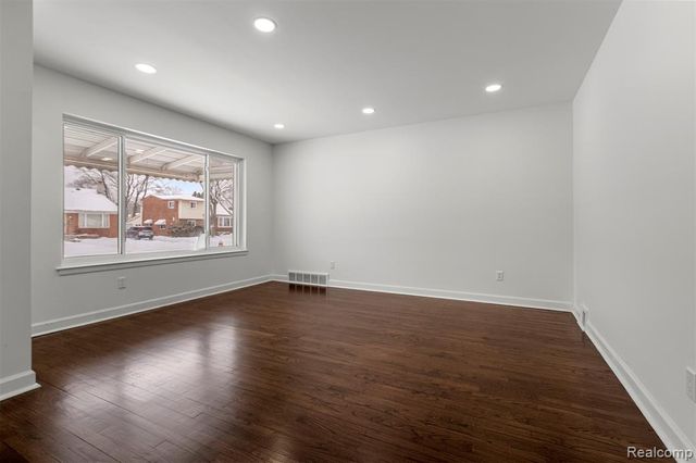 8932 Wormer, Redford, MI 48239