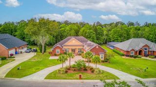 2926 Greystone Dr, Pace, FL 32571