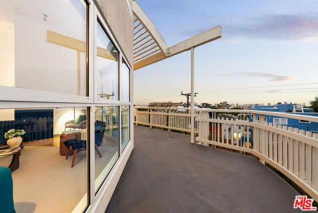 2913 3rd Street 304, Santa Monica, CA 90405