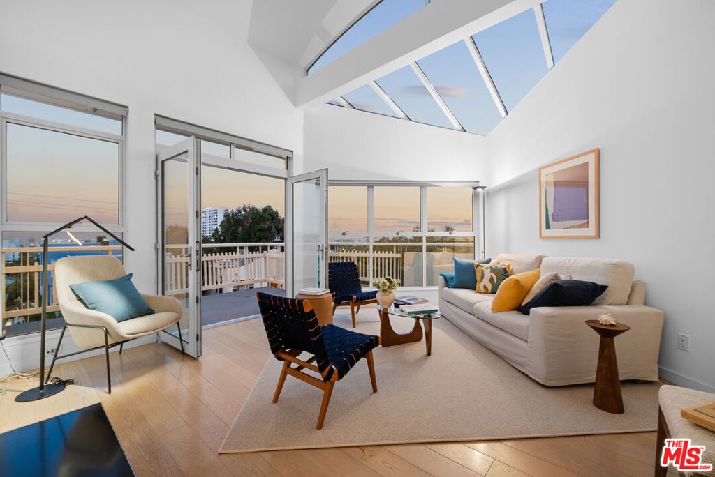 2913 3rd Street 304, Santa Monica, CA 90405
