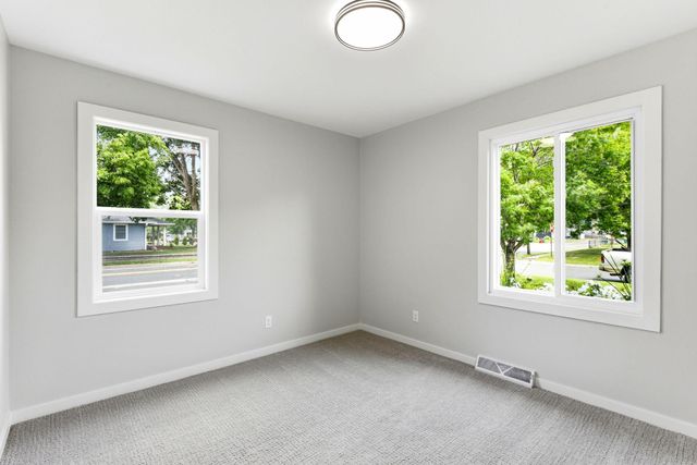 8200 Clinton Avenue S, Bloomington, MN 55420