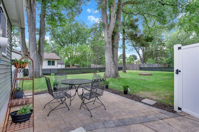 8200 Clinton Avenue S, Bloomington, MN 55420