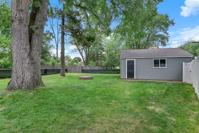 8200 Clinton Avenue S, Bloomington, MN 55420