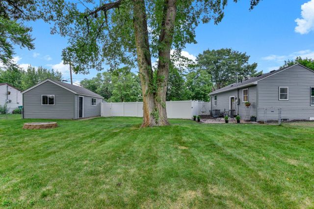 8200 Clinton Avenue S, Bloomington, MN 55420