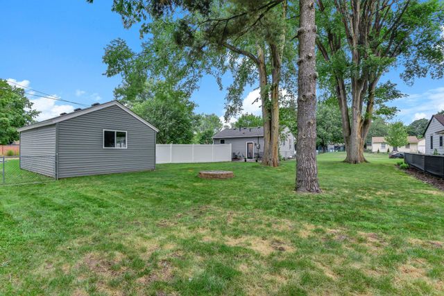 8200 Clinton Avenue S, Bloomington, MN 55420