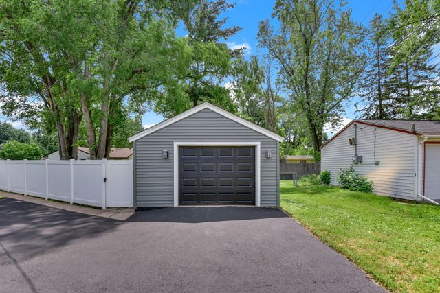 8200 Clinton Avenue S, Bloomington, MN 55420