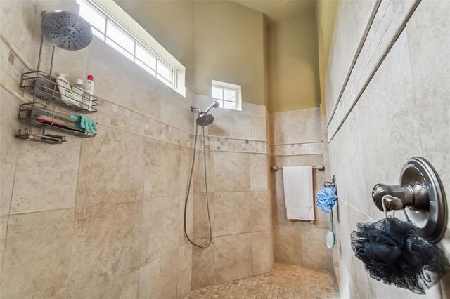 12709 MANNHURST OAK LANE, Lithia, FL 33547