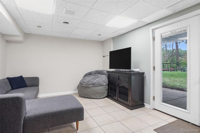 1490 Midwood Drive, White Lake Charter Township, MI 48386