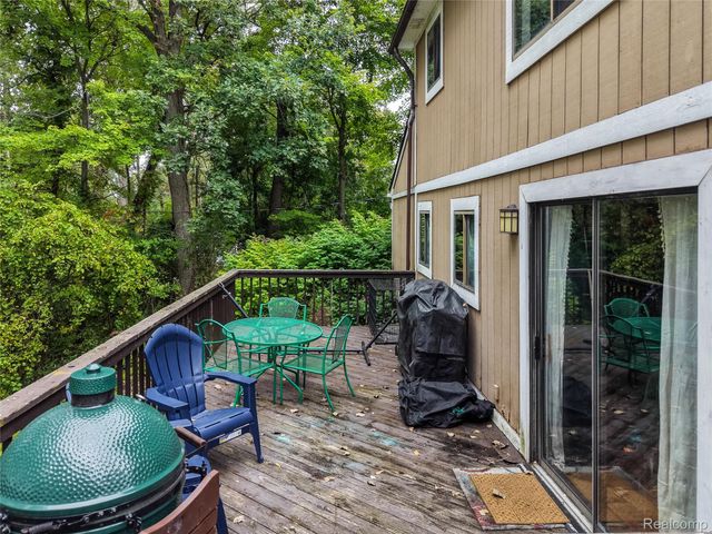1490 Midwood Drive, White Lake Charter Township, MI 48386