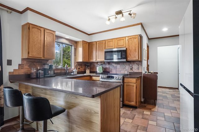 1490 Midwood Drive, White Lake Charter Township, MI 48386