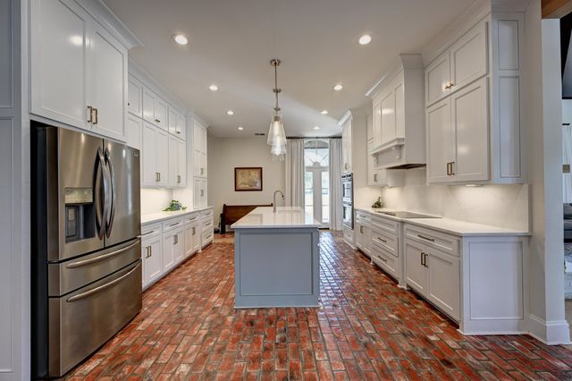 107 Cedar Tree Drive, Thibodaux, LA 70301