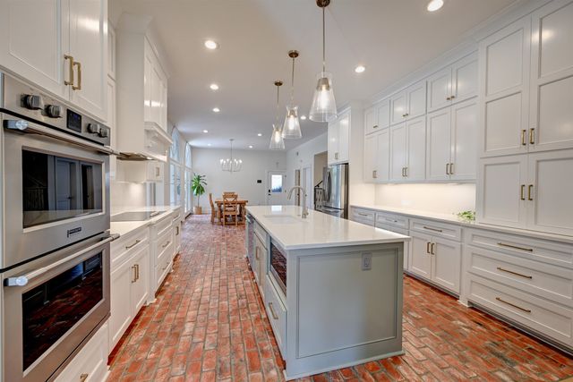 107 Cedar Tree Drive, Thibodaux, LA 70301